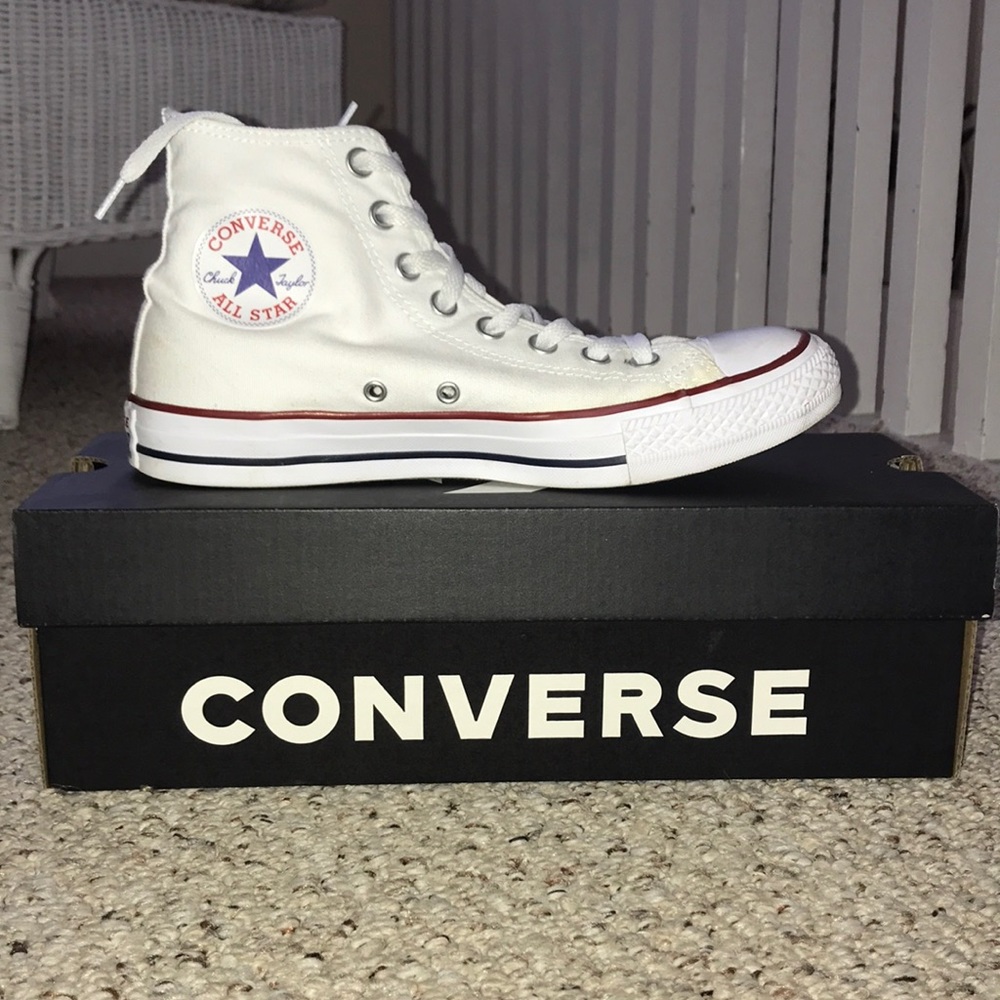 CHUCK TAYLOR CONVERSE WOMENS 9/ MENS 7